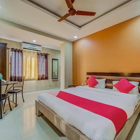 Oyo 18431 Hotel Celestee Grand Hyderabad Exterior photo