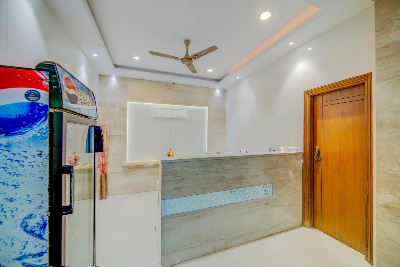 Oyo 18431 Hotel Celestee Grand Hyderabad Exterior photo