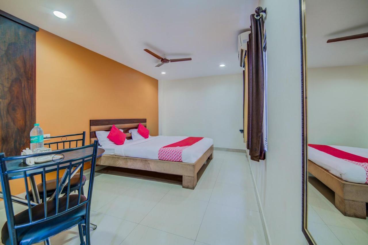 Oyo 18431 Hotel Celestee Grand Hyderabad Exterior photo