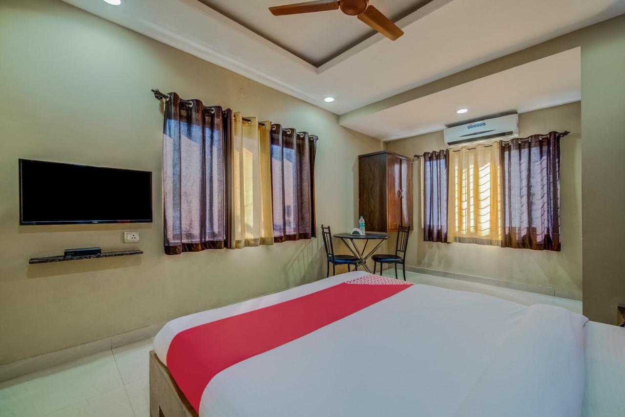 Oyo 18431 Hotel Celestee Grand Hyderabad Exterior photo